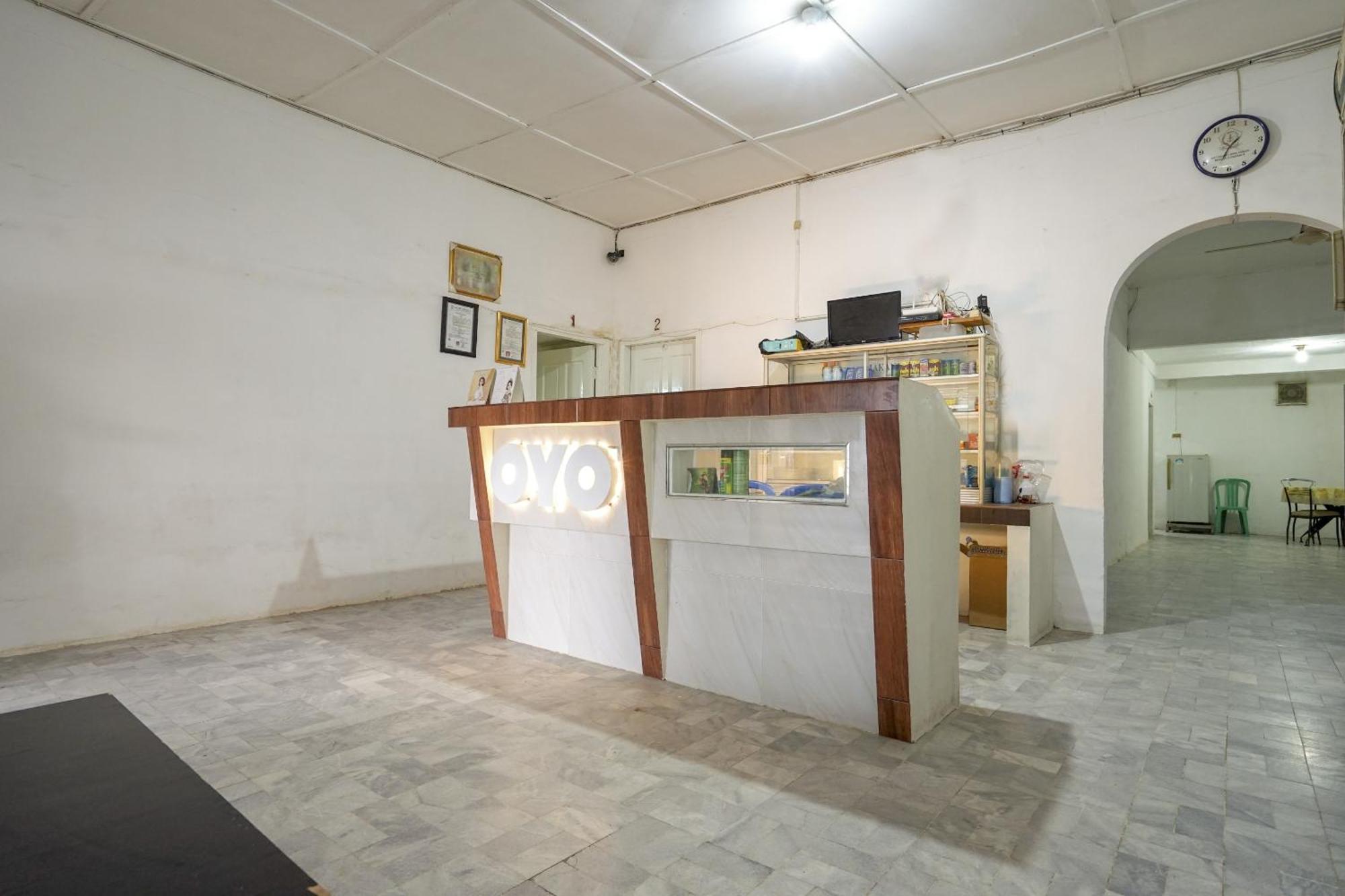 Super Oyo 1868 Penginapan Sekip Palembang Exterior photo